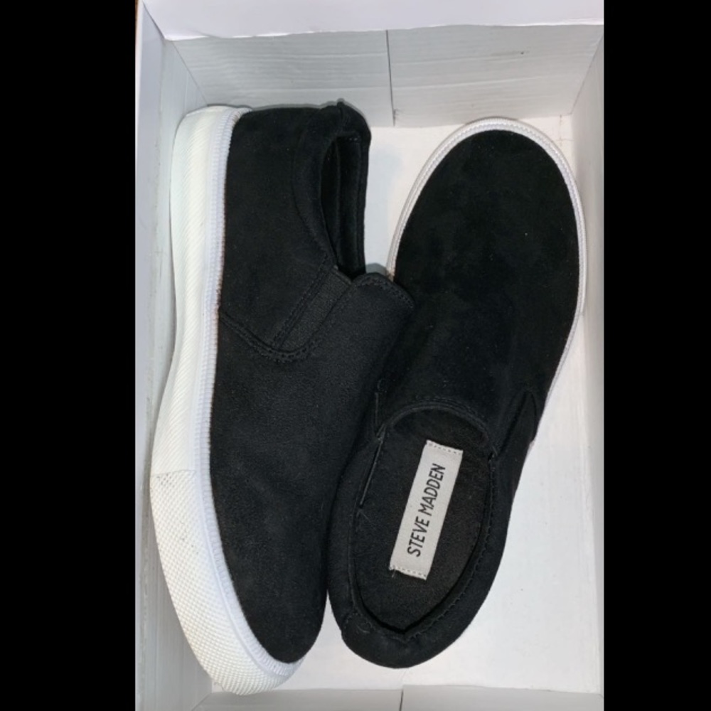 Steve Madden black velvet slip ons NEVER WORN!